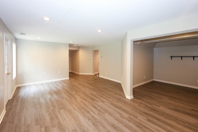 Building Photo - 2895 Haynes Club Cir SW