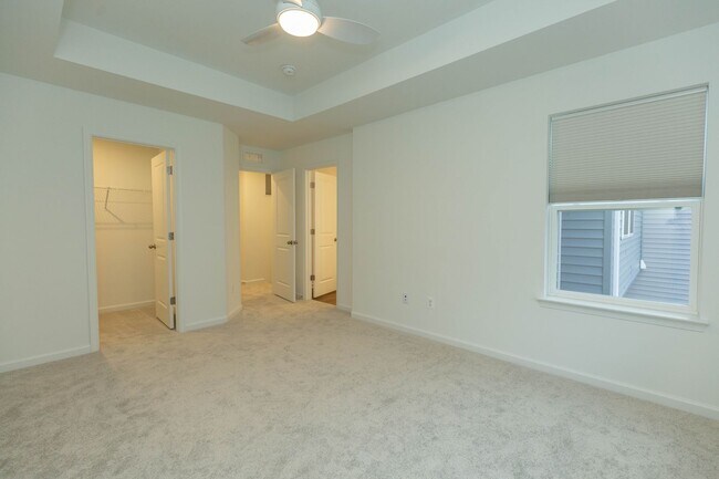 Building Photo - 3 Bed/3.5 Bath NEW Townhome in Charles Tow...