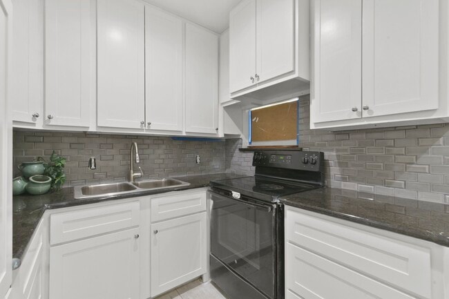 Building Photo - 3123 Deal St