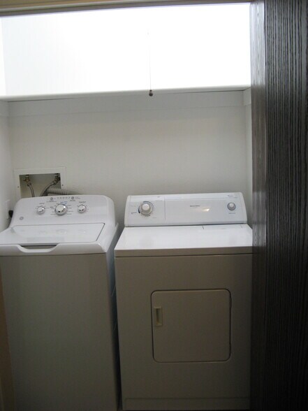 Building Photo - 732 Delaware Ave