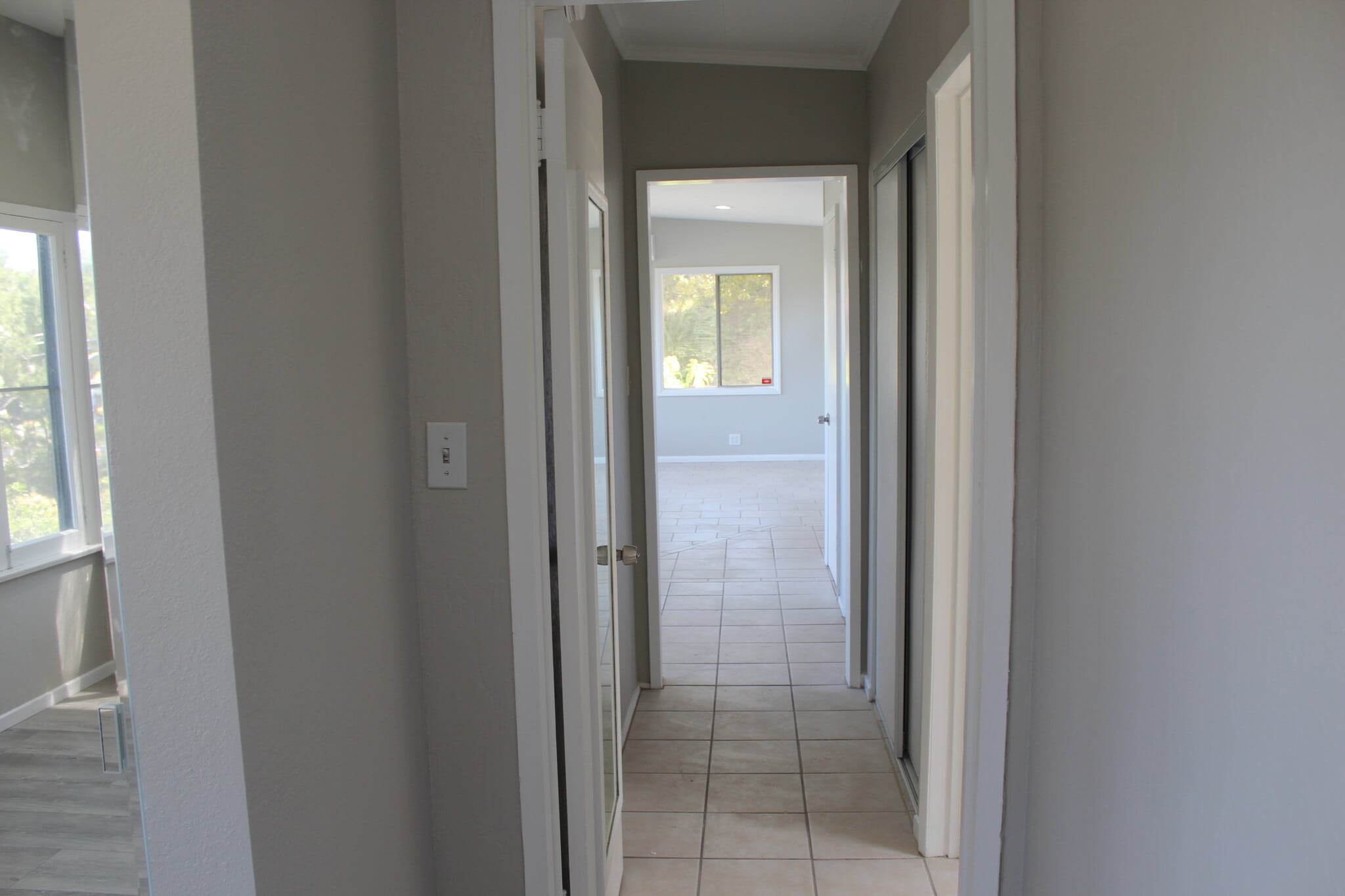 Building Photo - 934 Highline Rd