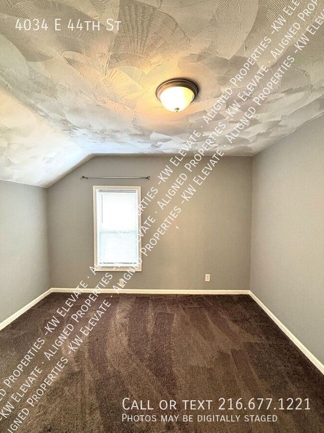 Building Photo - 4034 E 44th St