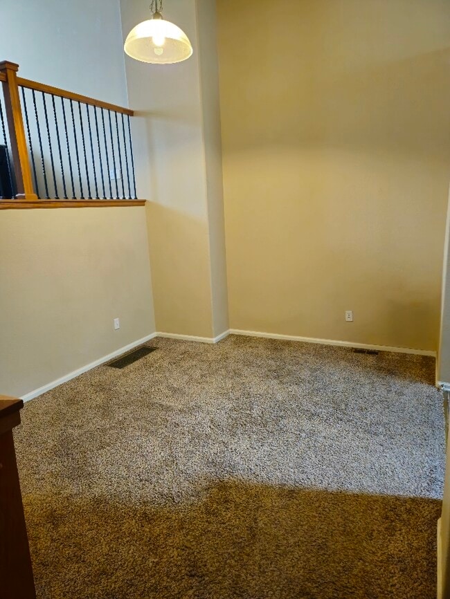 Building Photo - 2013 Squawbush Ridge Grv