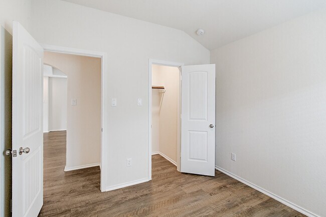 Building Photo - 14701 Homeward Ct