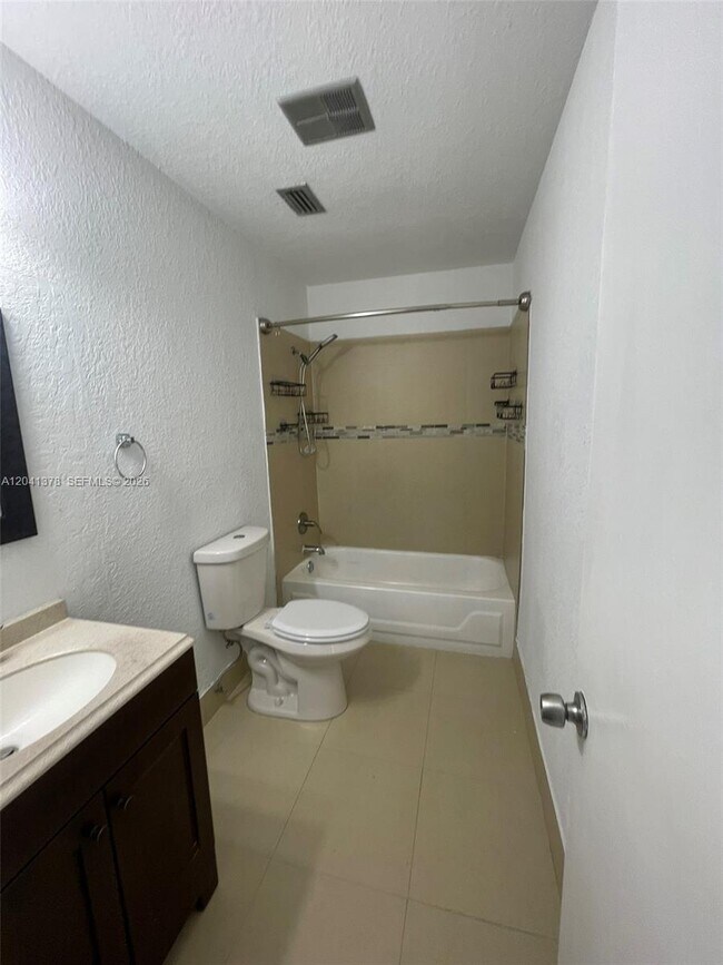 Building Photo - 2580 Coral Springs Dr