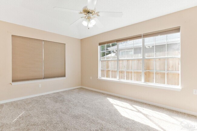 Building Photo - 139 Wildflower Ln