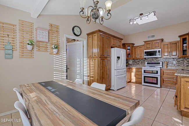 Building Photo - 1281 Amber Morgan Dr