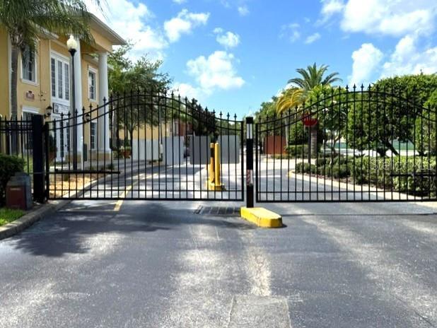 Building Photo - 10831 Windsor Walk Dr