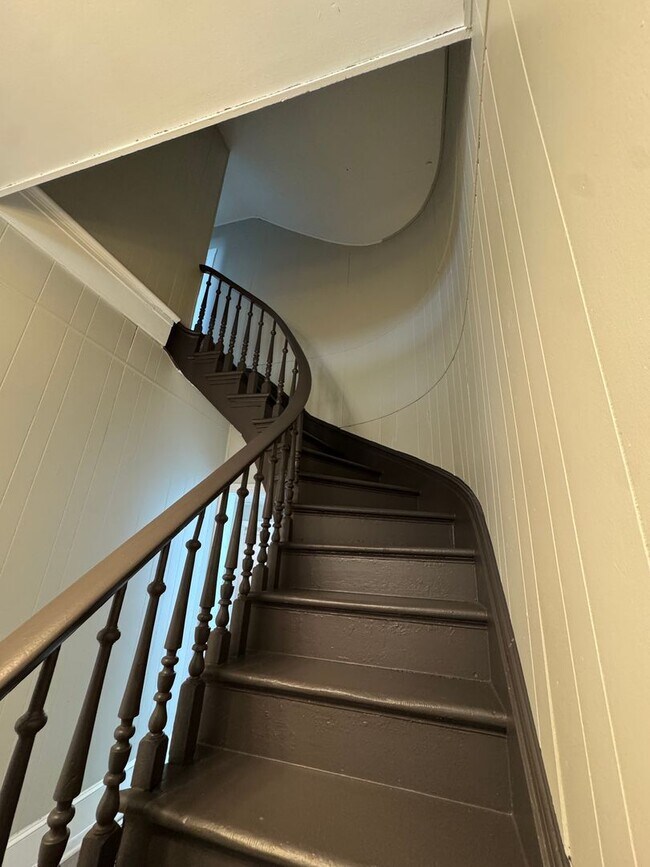 Building Photo - Spacious Four Bedroom House Close to Downtown Lafayette!