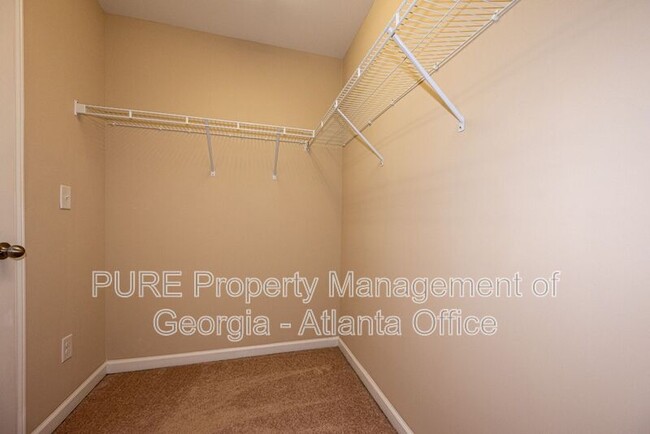 Building Photo - 13117 W Twin Alley