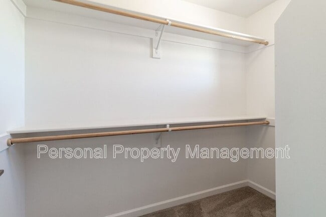 Building Photo - 5705 NE 59th Way