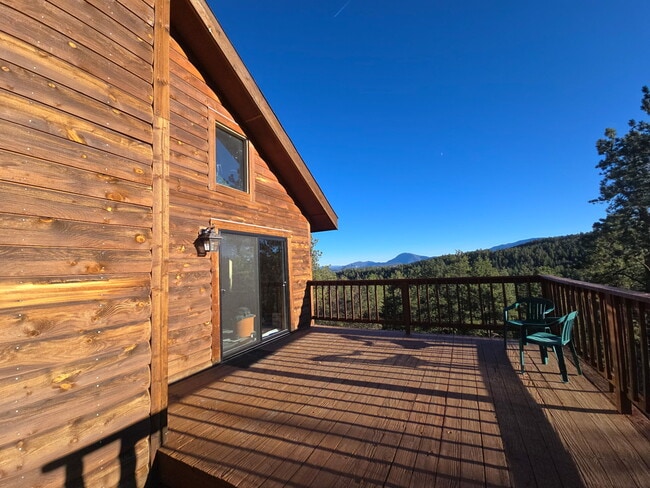 Building Photo - 11 Sun Way