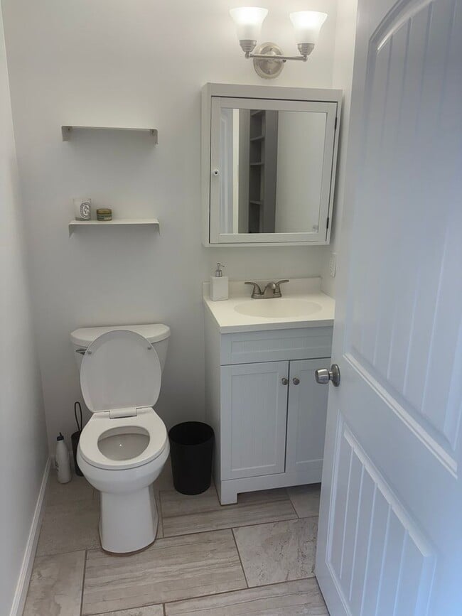 Building Photo - Partially Furnished Rental Walking Distance to Downtown Black Mountain!