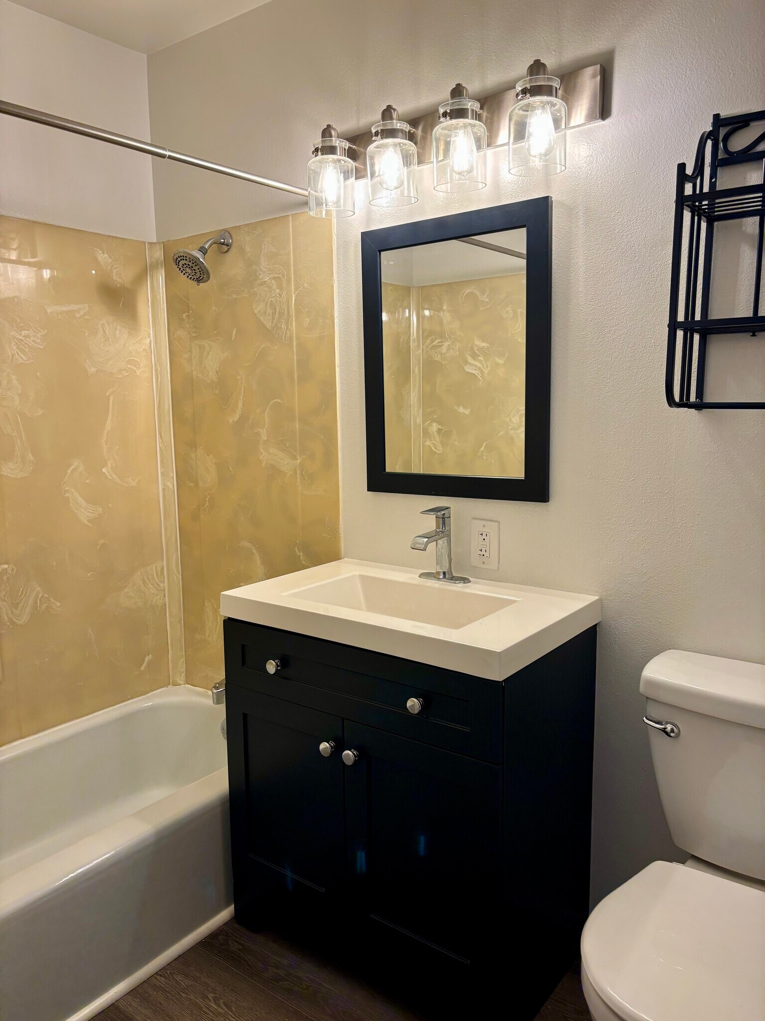 Building Photo - 763 S Sunset Dr