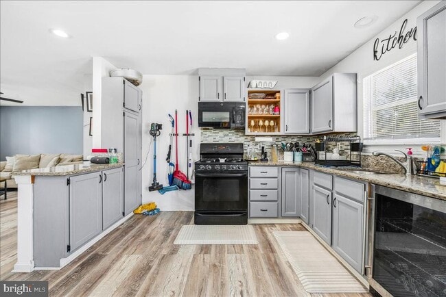 Building Photo - 15610 Bounds Ave