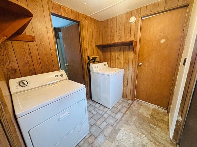 Building Photo - Mobile Home