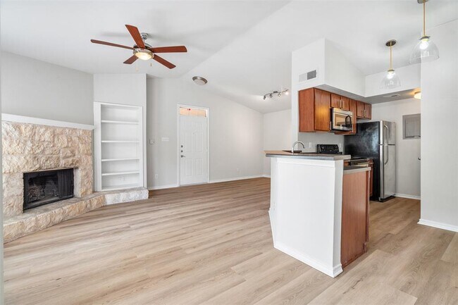 Building Photo - 6804 N Capital of Texas Hwy