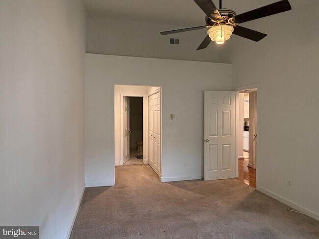 Building Photo - 5911 Barbados Pl
