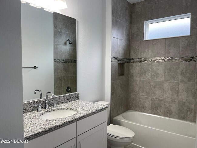 Building Photo - 818 Bama Breeze Dr