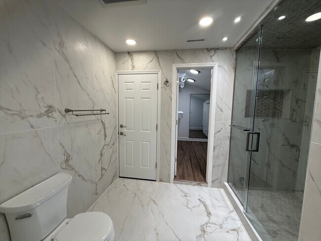 Building Photo - 227 Spring Creek Cir