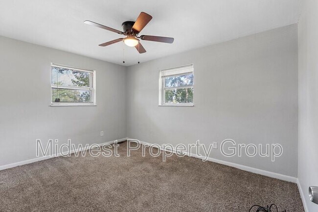 Building Photo - 4452 Eminence Blvd