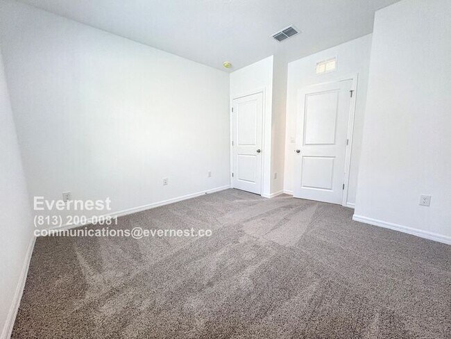 Building Photo - Beautiful 4-Bedroom Home with Modern Comfo...