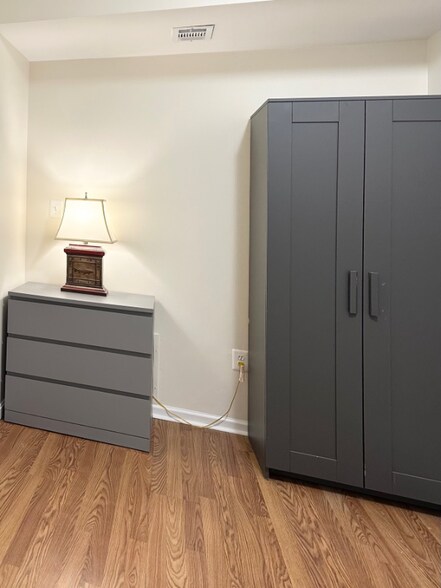 Building Photo - 7823 Shreve Rd