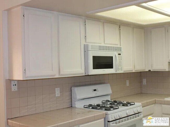 Building Photo - 1131 Campbell St