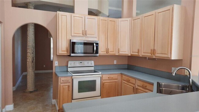 Building Photo - 58 Burning Bush Dr