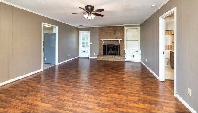 Building Photo - 1050 Dover Cir