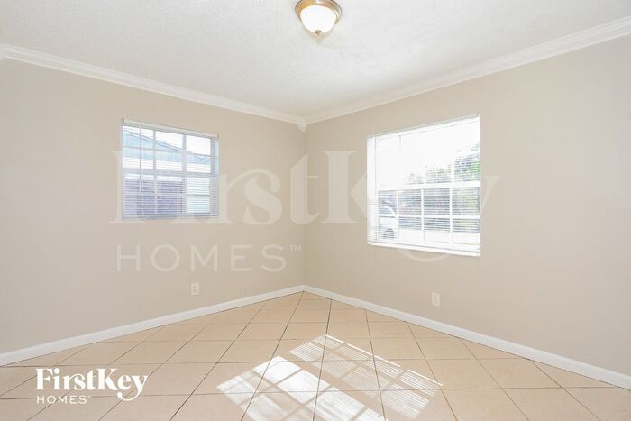 Building Photo - 1520 SW 68th Way