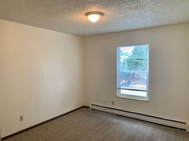 Building Photo - Great 3 Bedroom 1 Bath in Loveland!