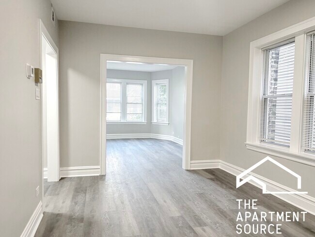 Building Photo - 2937 N Fairfield Ave