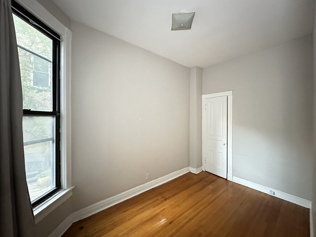 Building Photo - 1407 W Erie St
