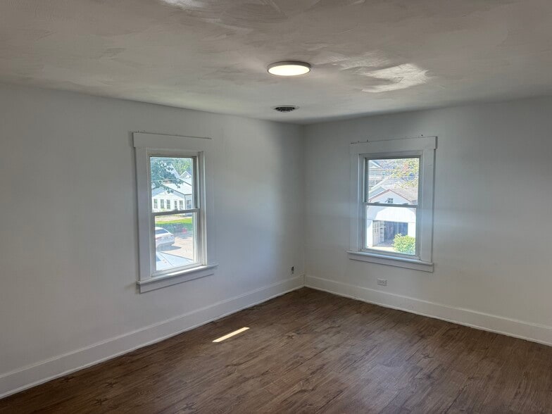 Building Photo - 709 Euclid Ave