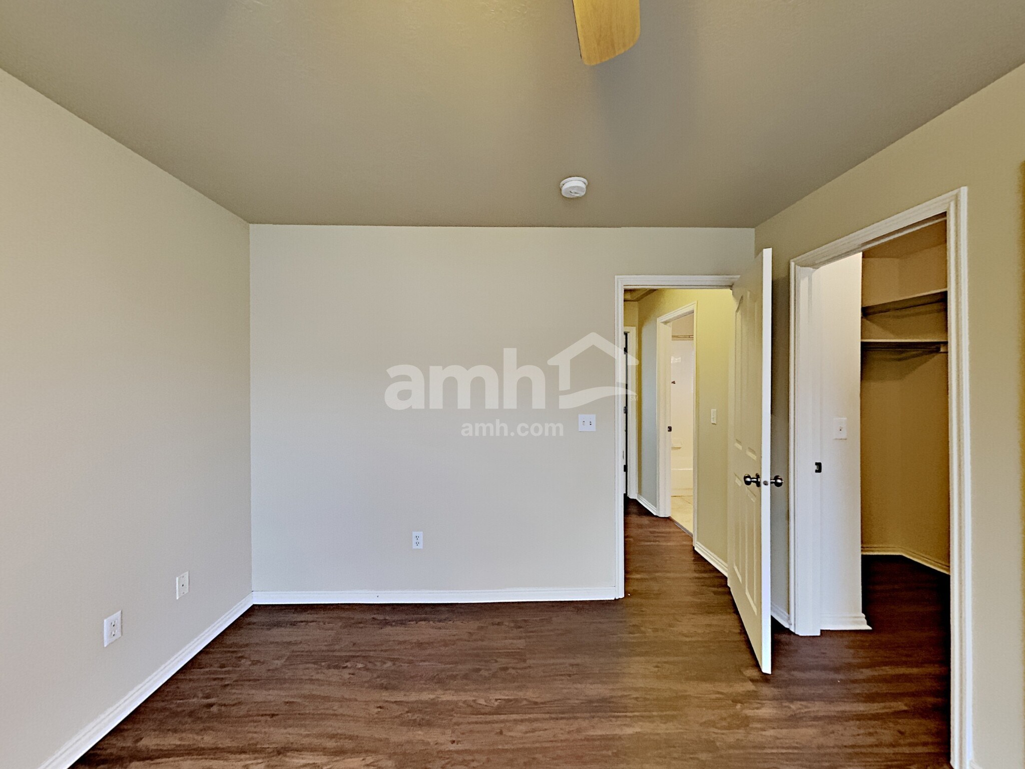 Building Photo - 793 E 890 N