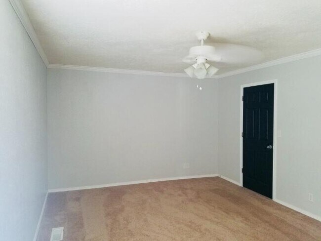 Building Photo - 312 Rosanne St