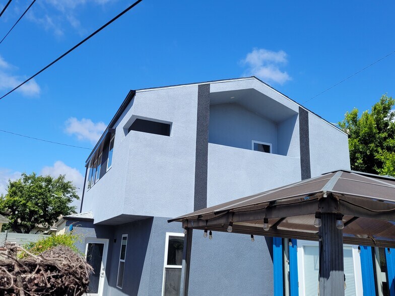 Detached 2nd Floor ADU with complete Privacy - 3355 Virginia Ave