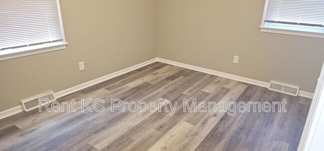 Building Photo - 809 NE 74th St