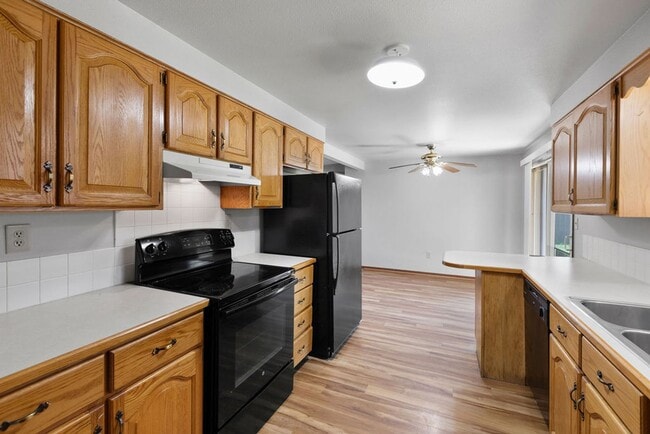Building Photo - 4857 N Roosevelt Ave