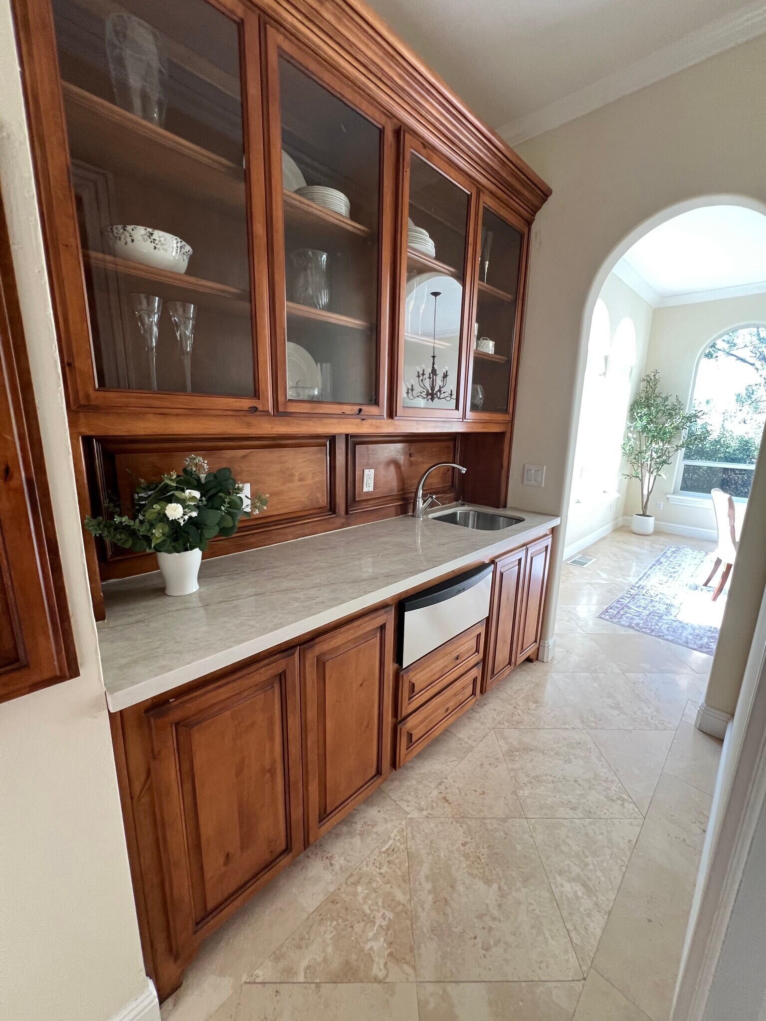 Butler's pantry - 9220 Touchstone Ct