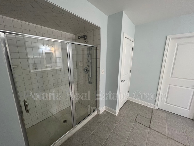 Building Photo - 350 N Meridian St