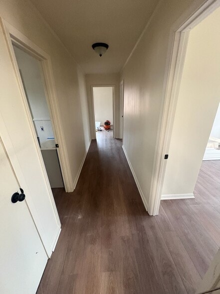 Building Photo - 216 E Clayton St