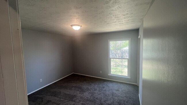 Building Photo - 186 Keebler Dr