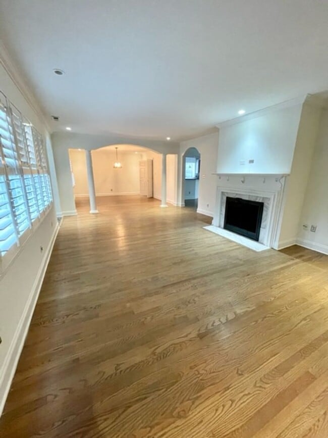 Building Photo - Pristine Cotswold Ranch for Lease!