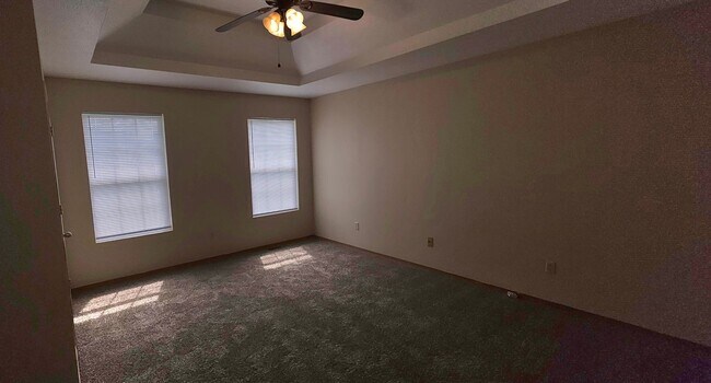 Building Photo - 1066 S Missouri Ave