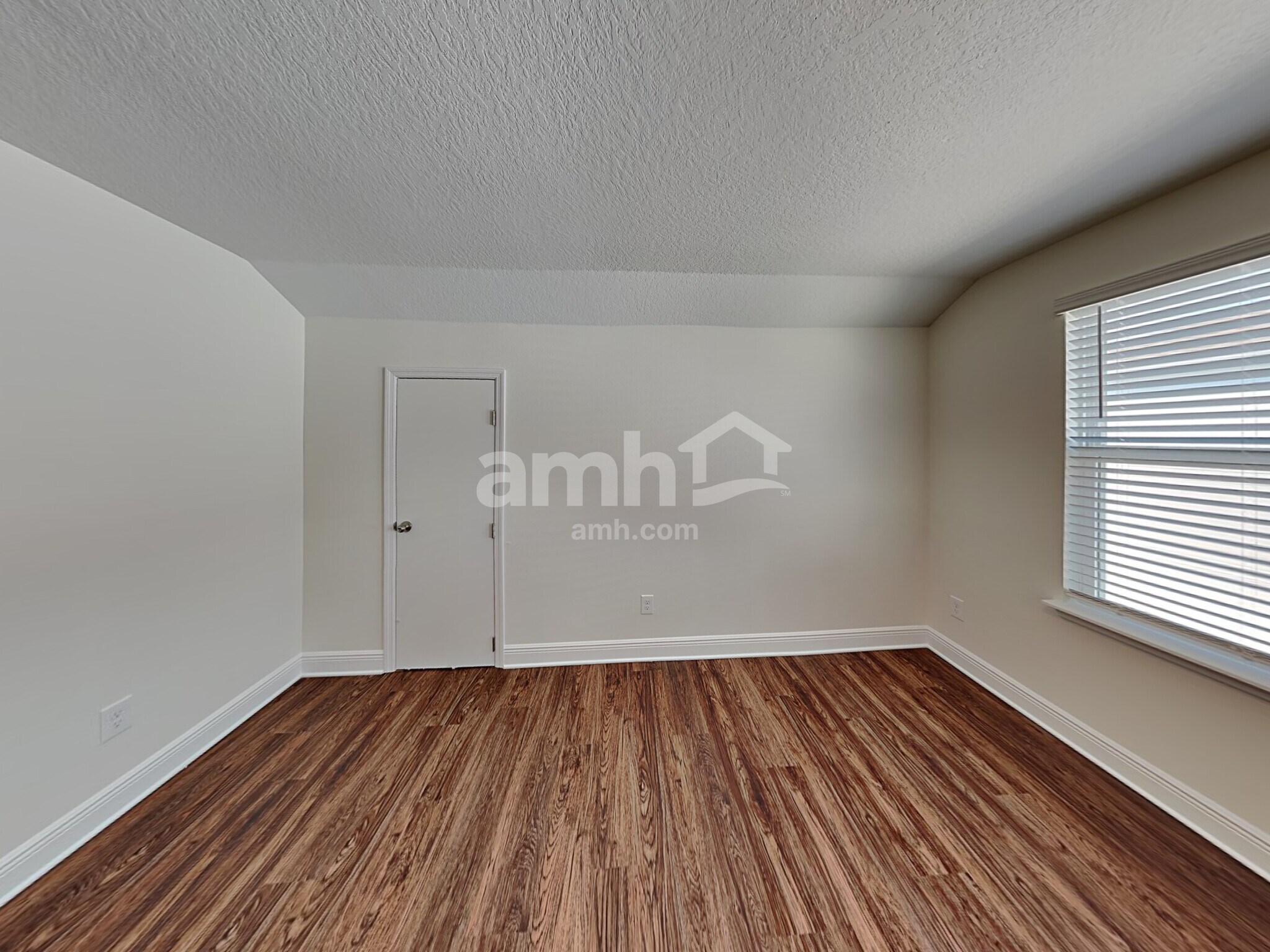 Building Photo - 1178 Sky Lks Dr