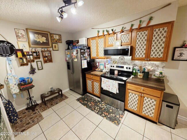 Building Photo - 5671 Ellis Trace Dr