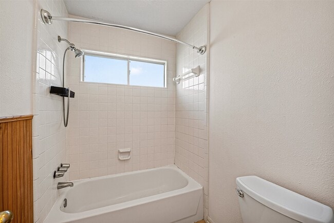 Building Photo - 2411 Charter Oaks Ct