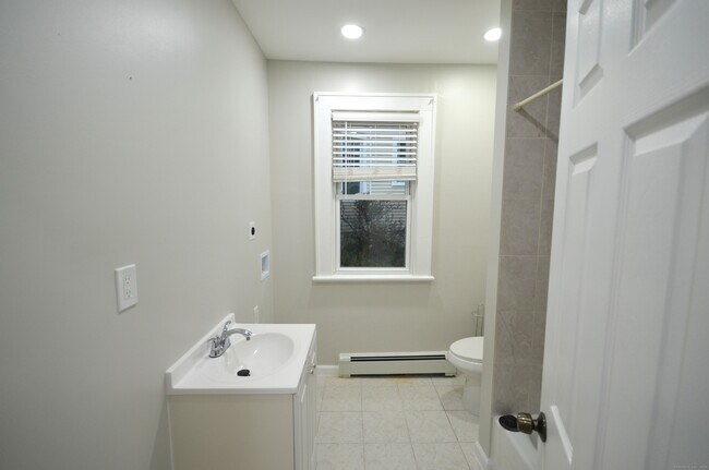 Building Photo - 68 Westfield Ave